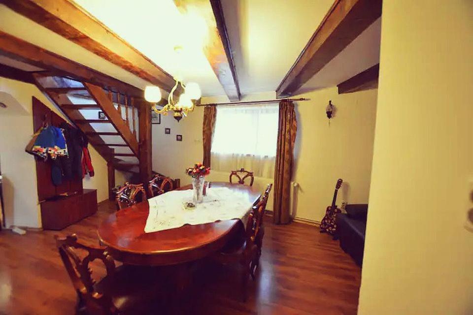 Victoria Gasthaus Rasnov - Charming Vacation House In Rasnov Esterno foto