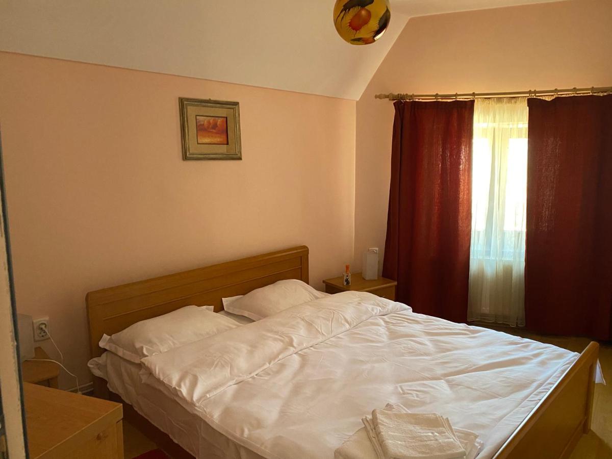 Victoria Gasthaus Rasnov - Charming Vacation House In Rasnov Esterno foto
