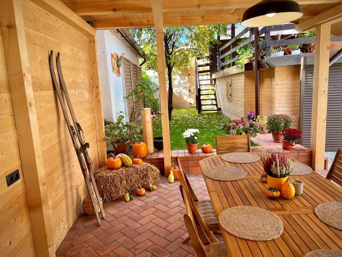 Victoria Gasthaus Rasnov - Charming Vacation House In Rasnov Esterno foto