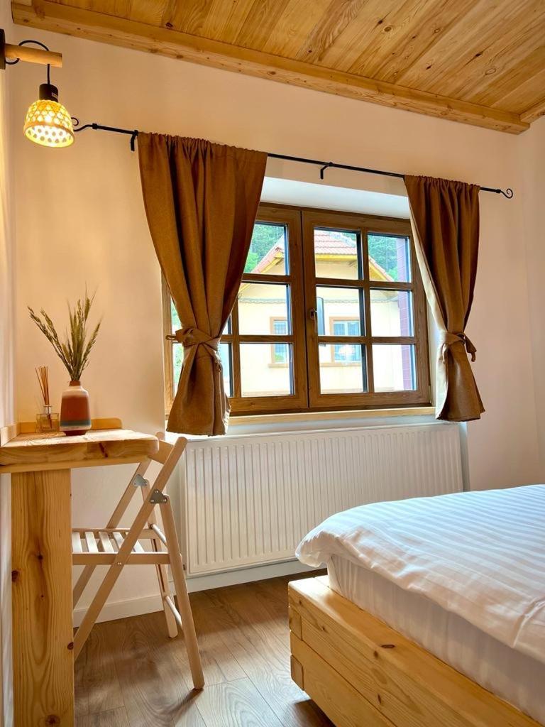 Victoria Gasthaus Rasnov - Charming Vacation House In Rasnov Esterno foto