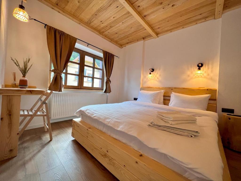 Victoria Gasthaus Rasnov - Charming Vacation House In Rasnov Esterno foto